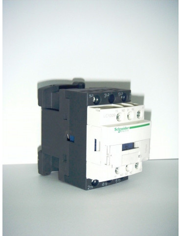 Contacteur tripolaire de puissance 9A bobine 24v AC 50hz ref: lc1d09b7